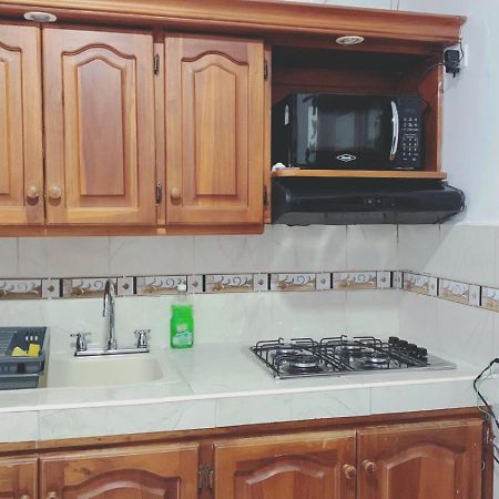 מלון Habitacion Privada En Jardin Cerca Al Parque מראה חיצוני תמונה